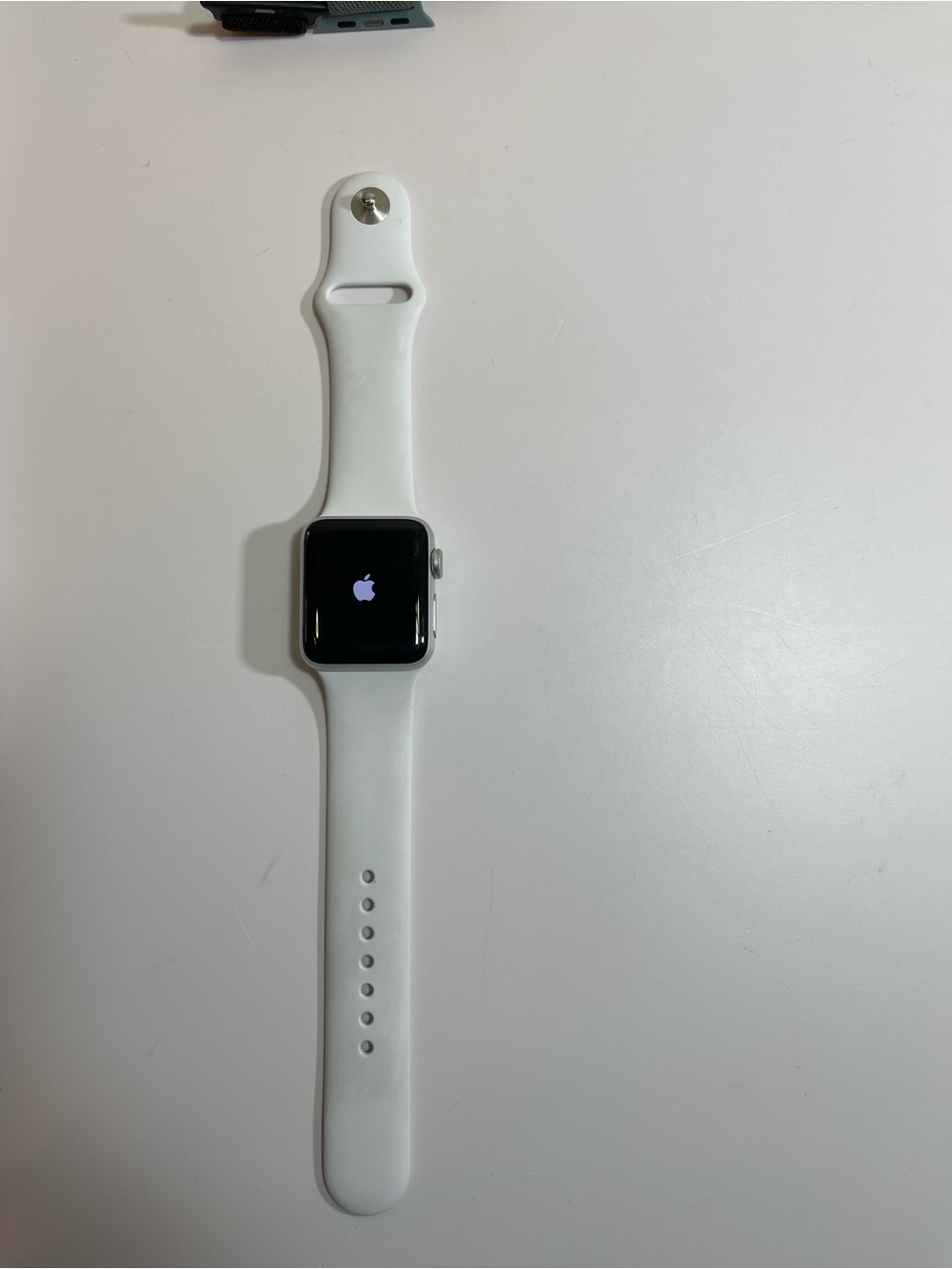 Apple Watch Series 3 38mm GPS 8GB Touchscreen, silver Aluminum Case, Band